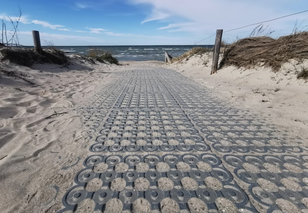 Kunststoffe Garten - Weg zum Strand